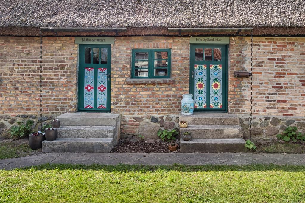 Hexenhaus Auf Ruegen Apartment Rappin Exterior foto